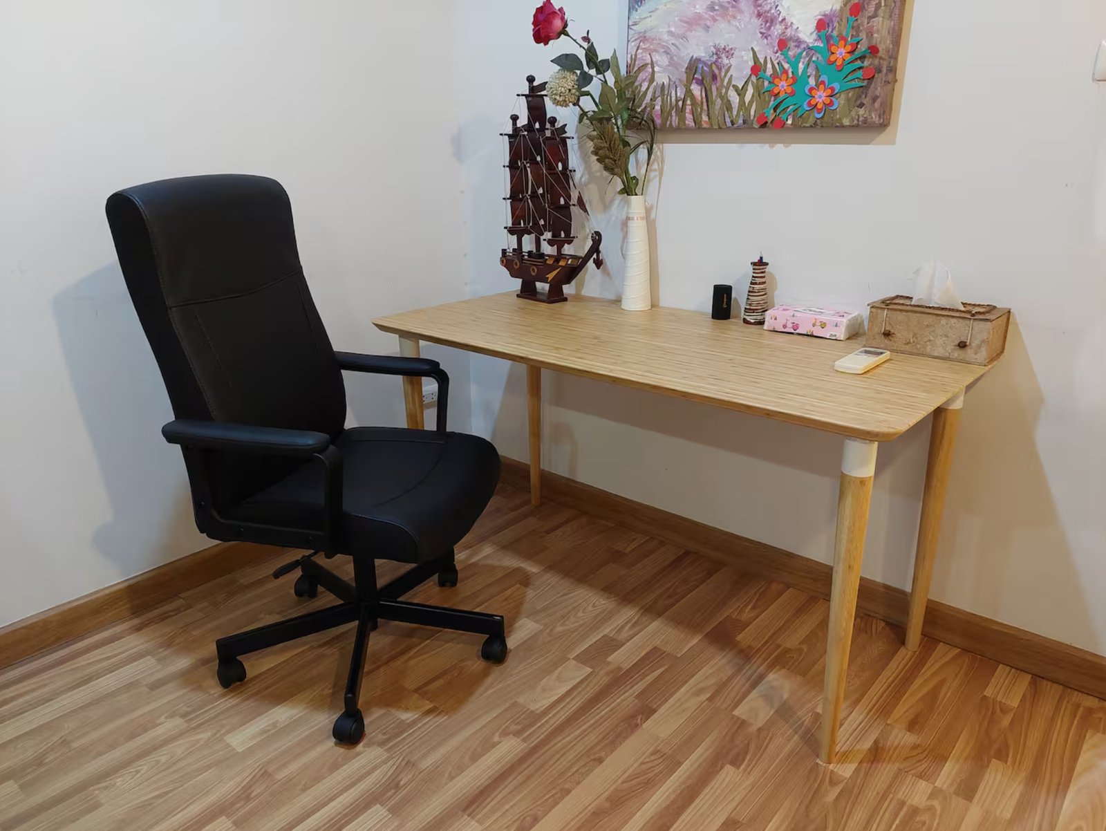 Home Office - workspace & PrivateWiFi & Pool & Gym - Image 1