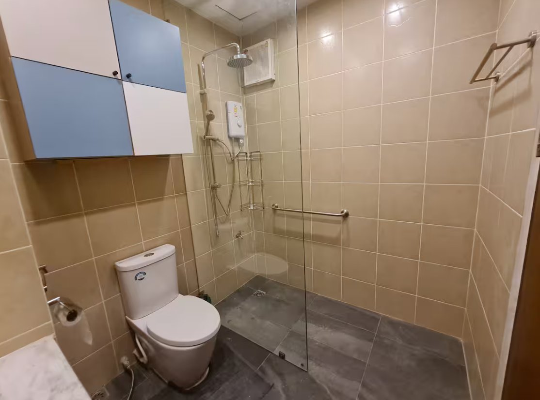 Mountain view, pool, office desk & wifi fiber - Image 5