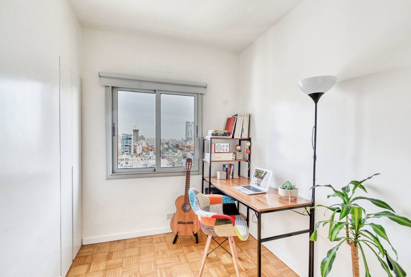 Amazing High Rise 500MB Optic Fiber w/Office Space - Image 1