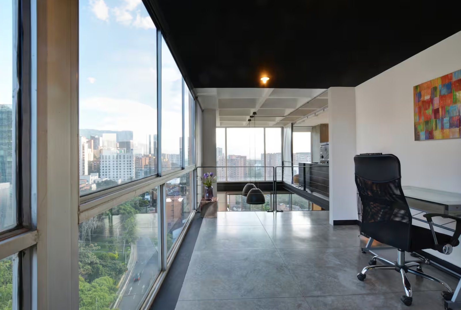 Private office, AC, opened loft and kitchen - Image 1