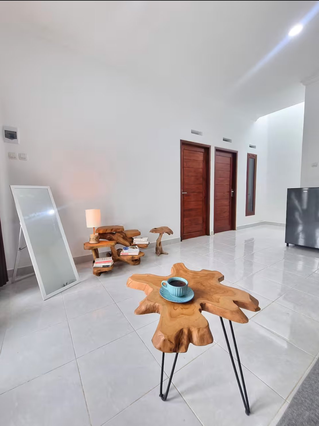 Tropical home with office - Image 2