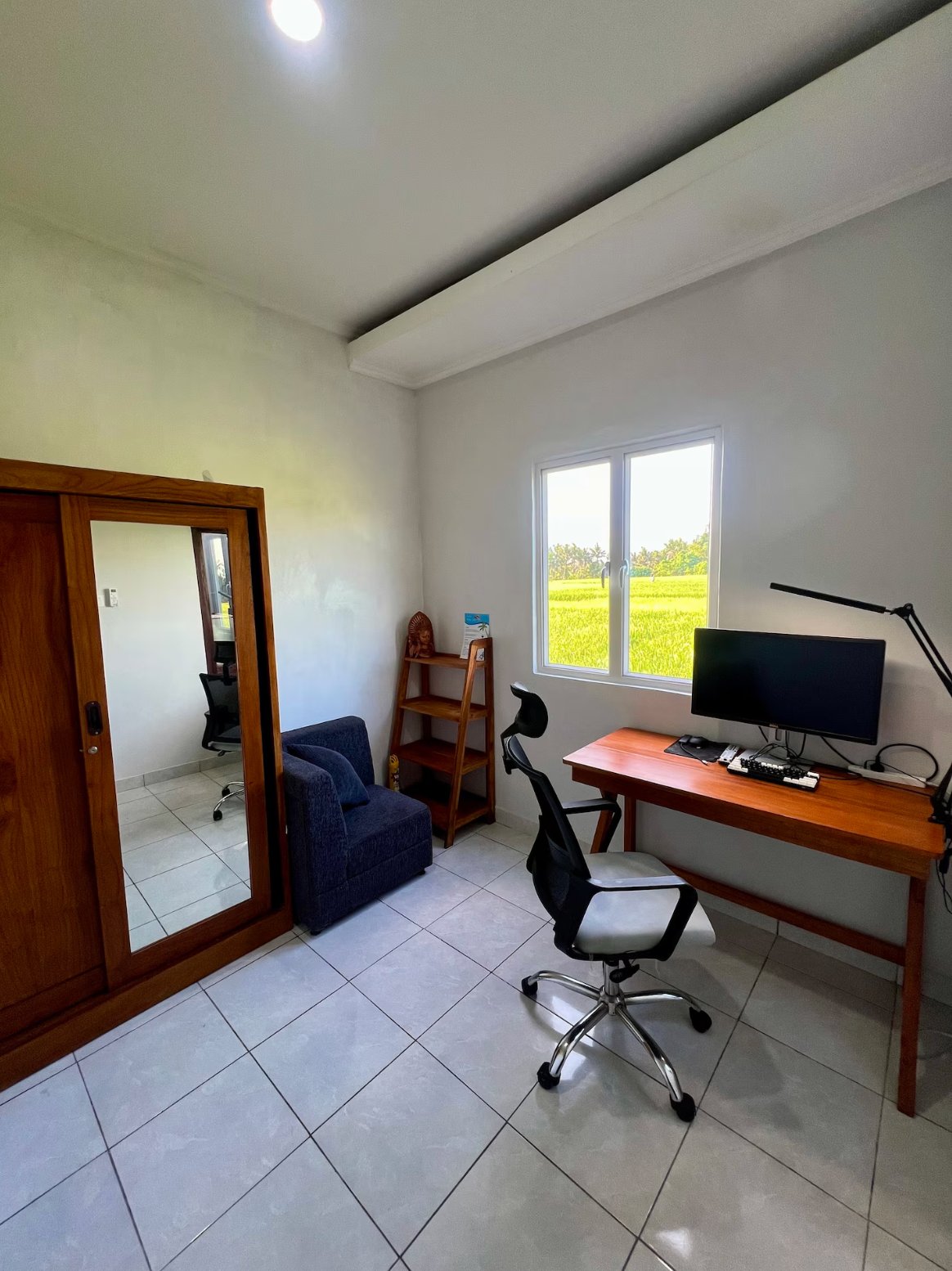 Private Local House With Office - Image 1