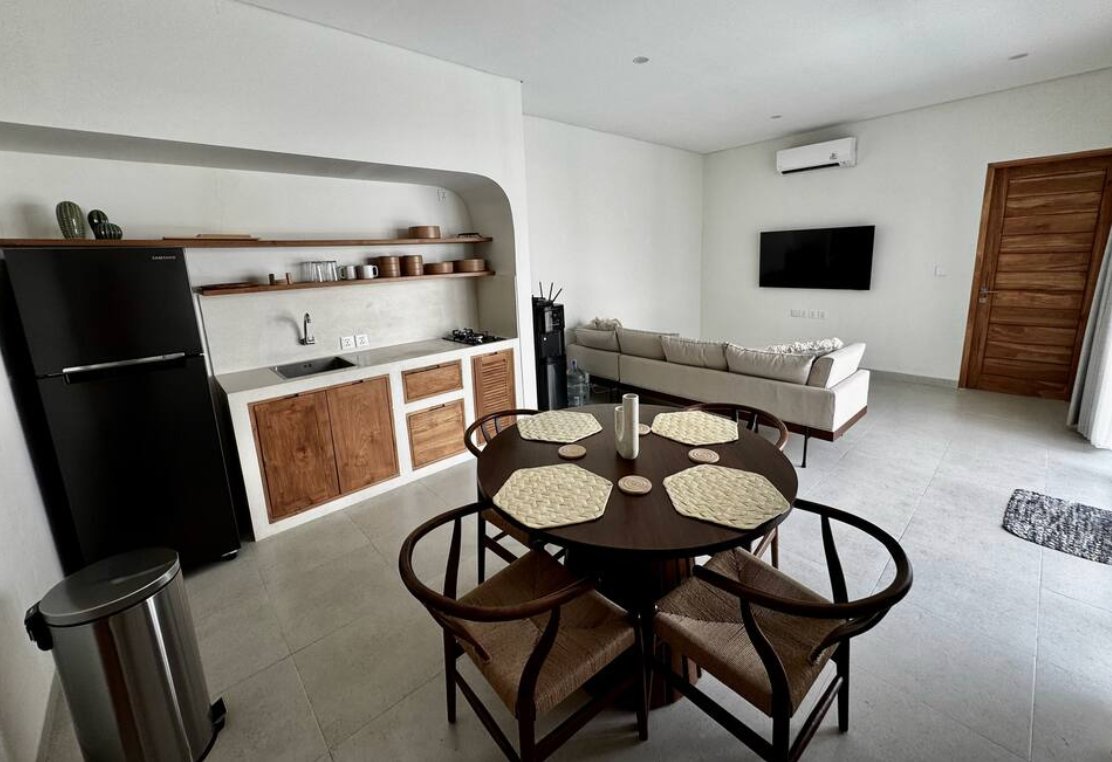 Digital nomads and surfers paradise - Image 2