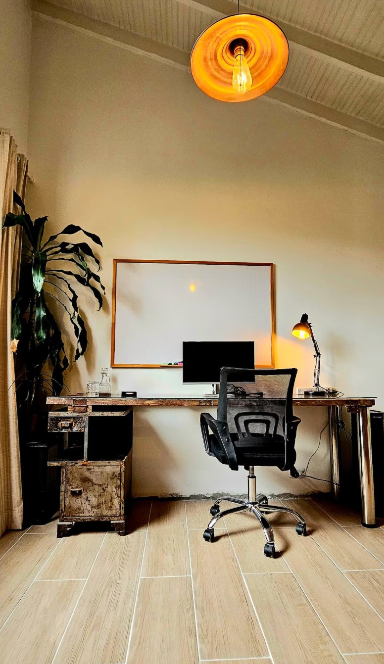 Cushy Penthouse in Provenza with 2 office spaces - Image 1