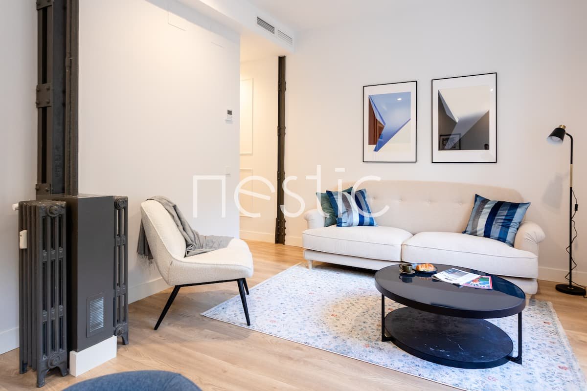 Velázquez Apartment + Office - Image 15