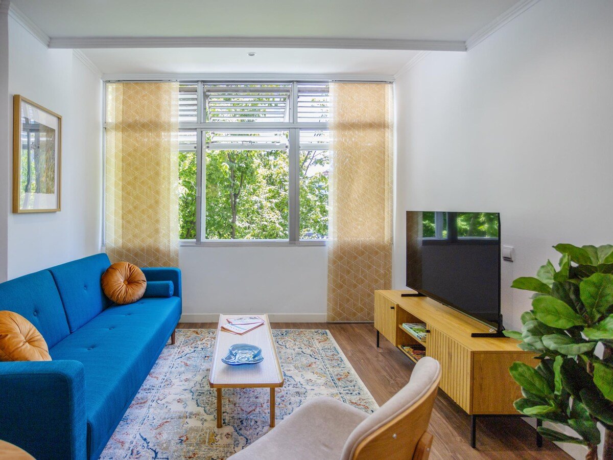 Apartment + Office area in Salamanca, Madrid - Image 2