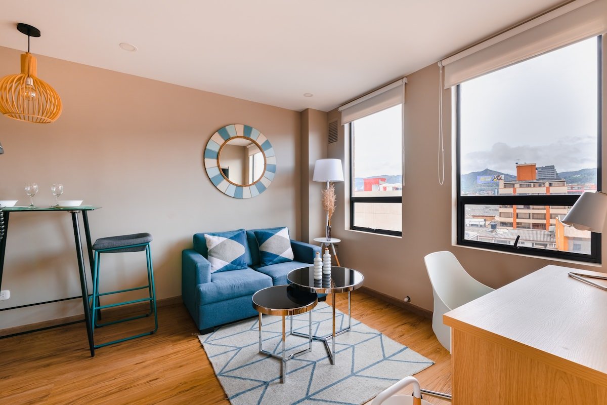 Apartment with Office, View and Fast WiFi in Bogotá - Image 2