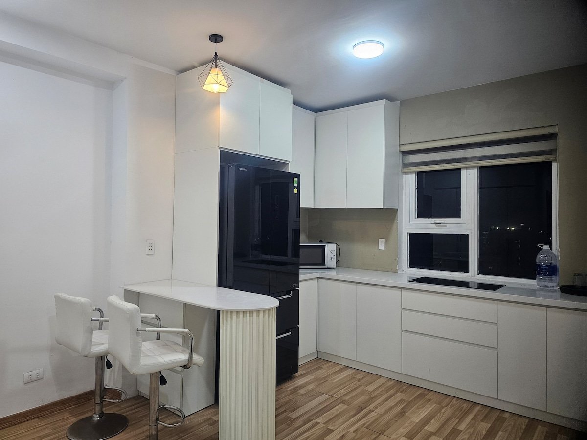 cozy apartment with desk in dn - Image 2