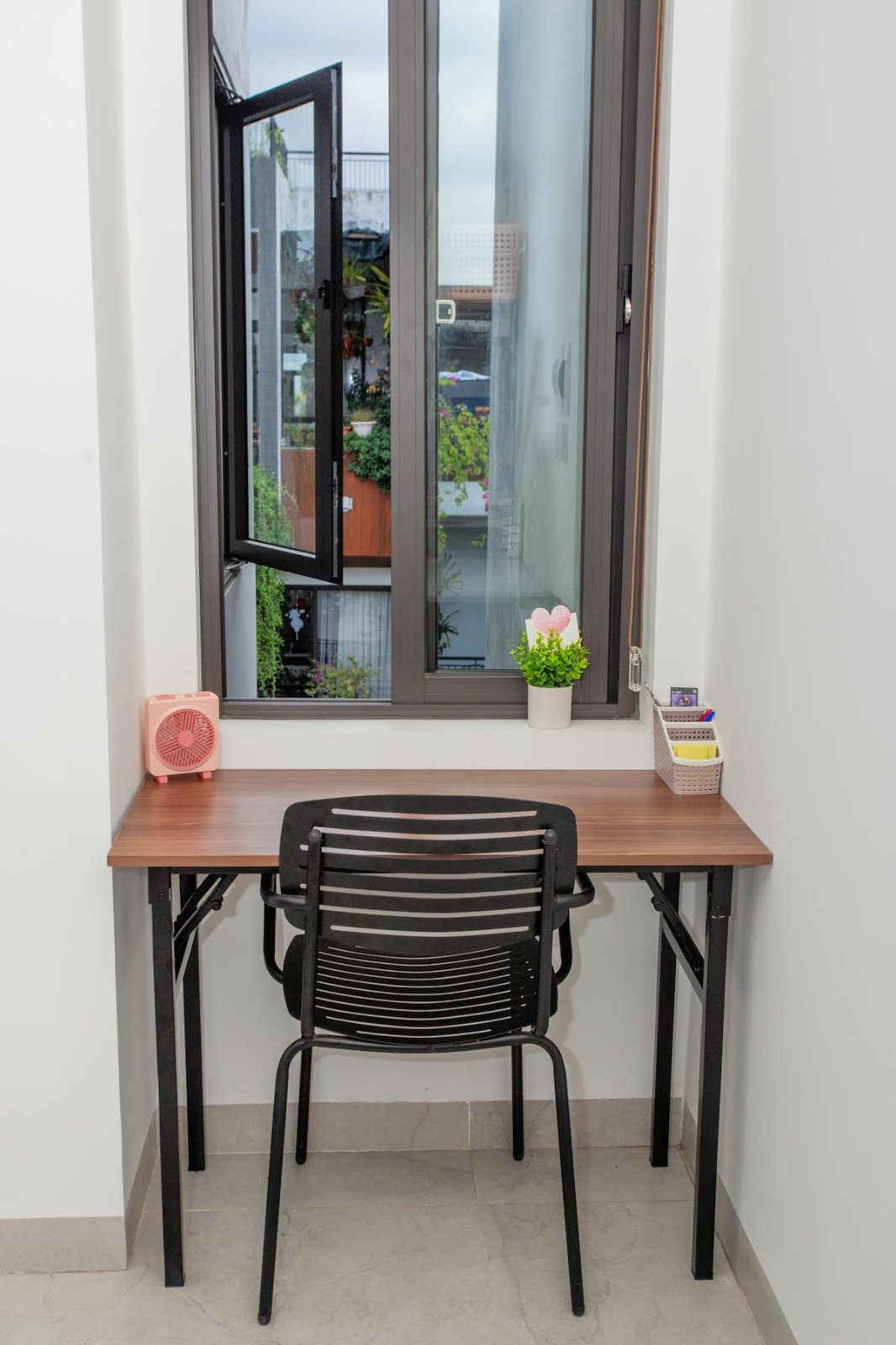 Seaside Skywell Serenity | Green Desk Retreat - Image 1