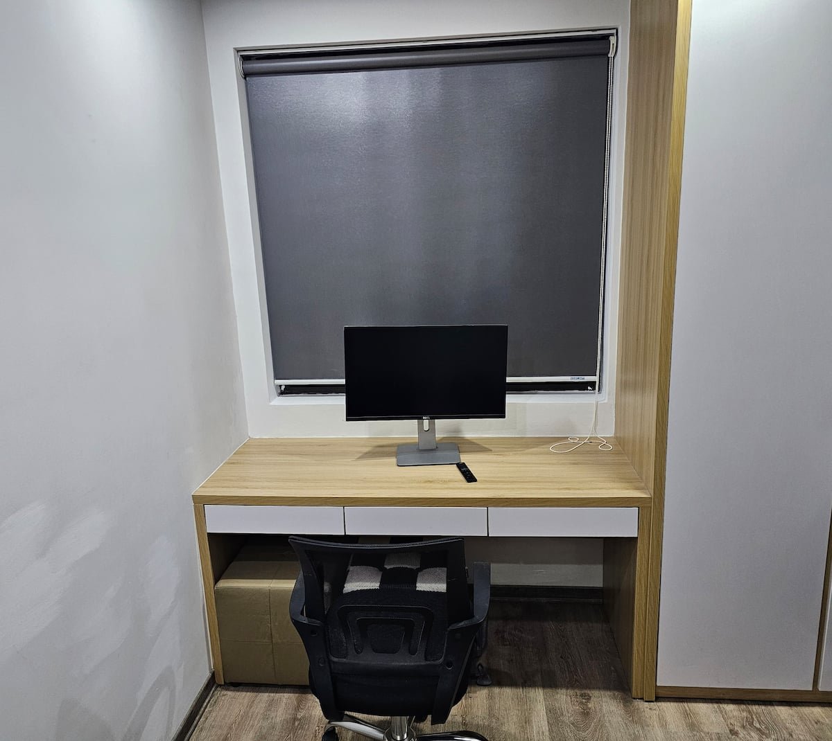 apartment with desk - next to the beach - Image 1