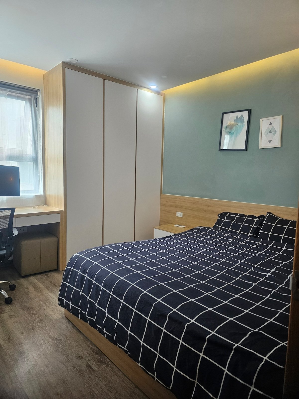 apartment with desk - next to the beach - Image 2