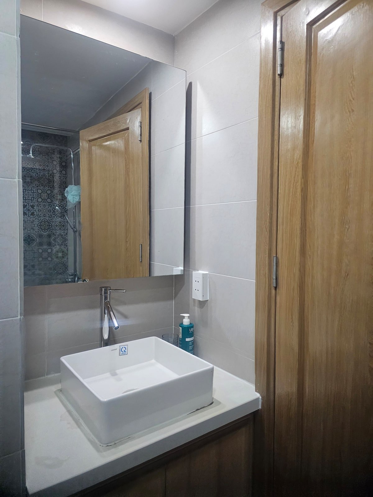 apartment with desk - next to the beach - Image 13