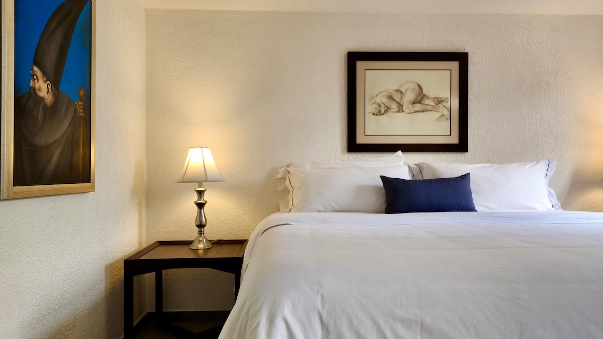 Casa Tamayo | Desk · Garden View - Image 2