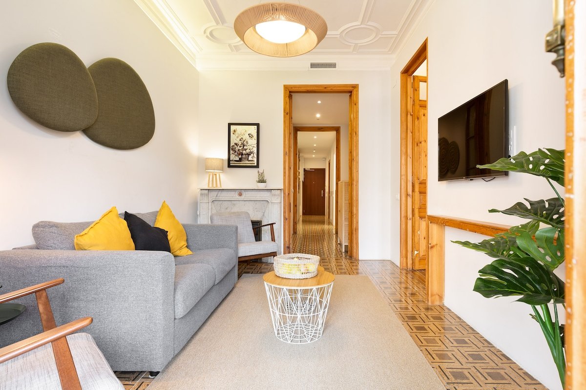 2-Double Bedrs, 2 Bathr, Office, Top Floor (42) - Image 2